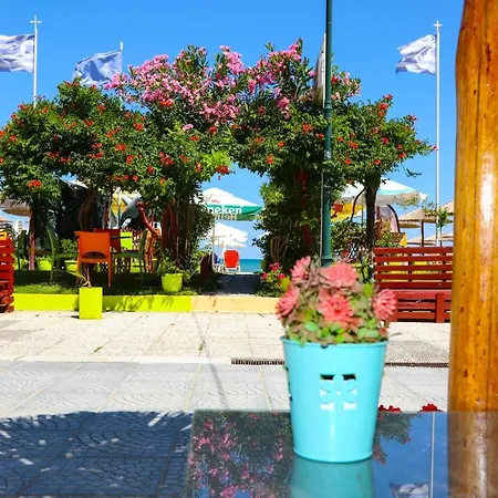 Vera Apartahotel *