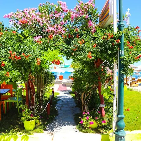 Vera Apartahotel