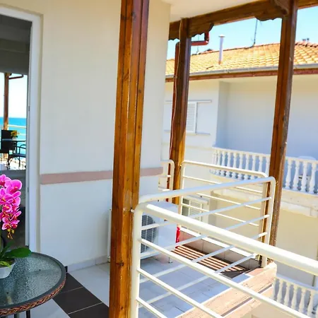 Vera Apartahotel *