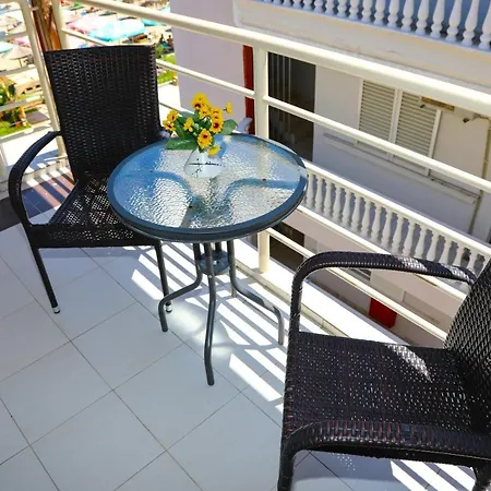 Vera Aparthotel *